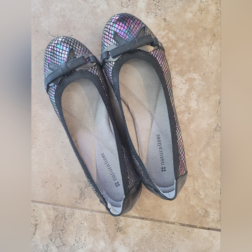 Naturalizer Flats, shimmer pattern, size 6.5, 6 1/2,   good condition